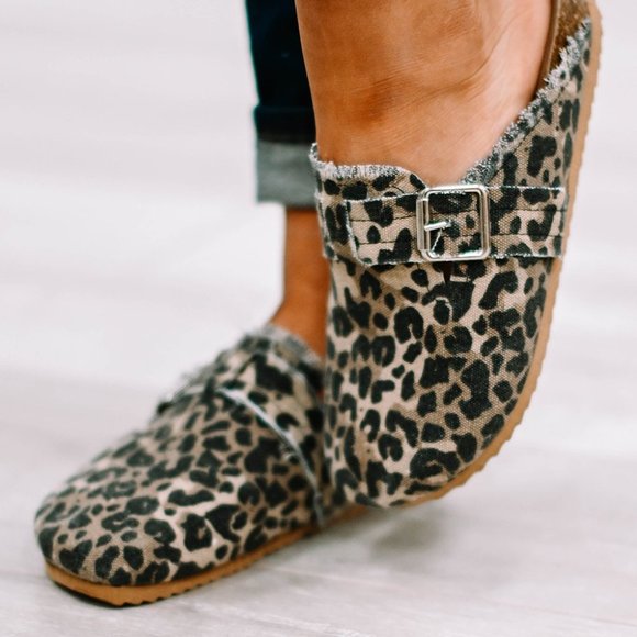 Leopard Buckle Strap Frayed Canvas Slip On Slippers - Picture 5 of 9